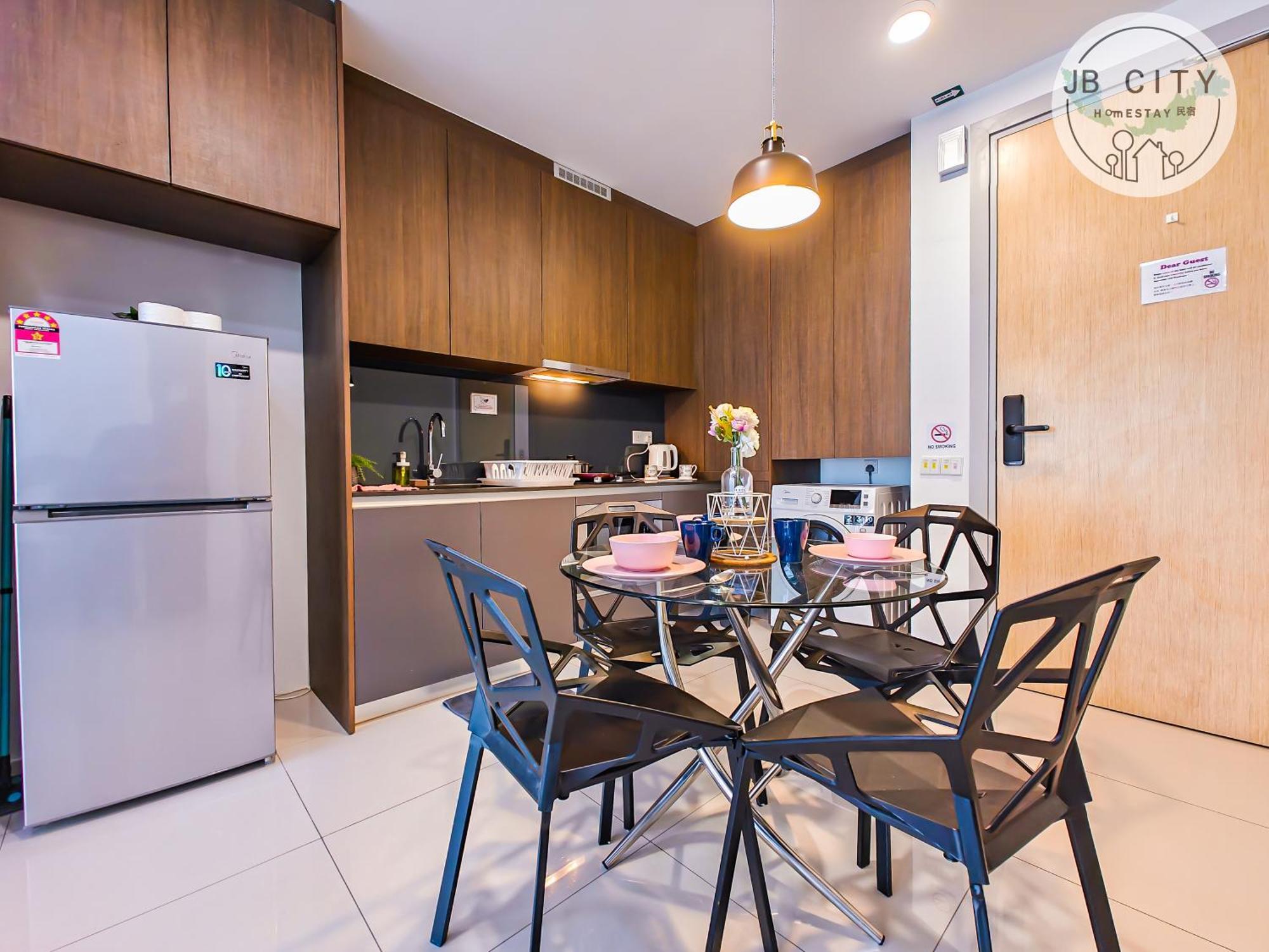 Grand Medini Suites By Rr Jbcity Нусаяя Екстер'єр фото